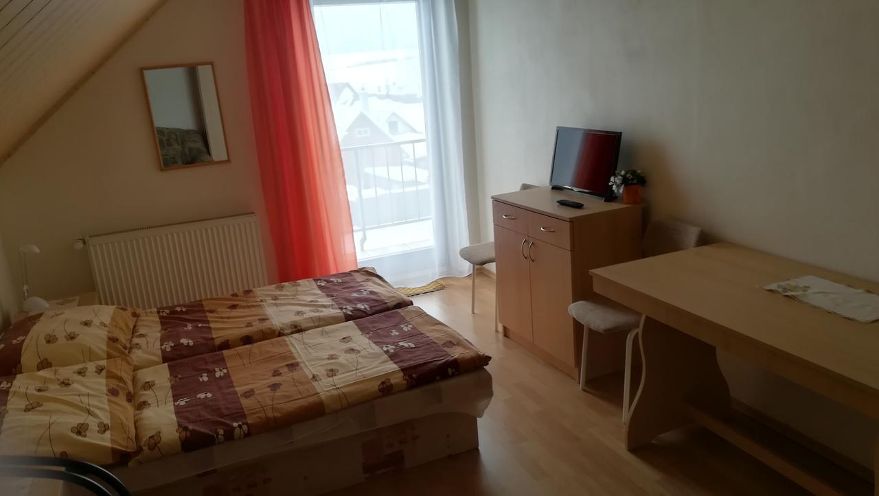 Privat Luptak Hotel Strba Luaran gambar